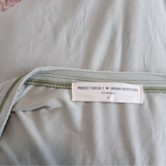 NWOT Project Social UO T Women's V-Neck Tee Green Short Sleeve Size M Casual - Picture 5 of 6